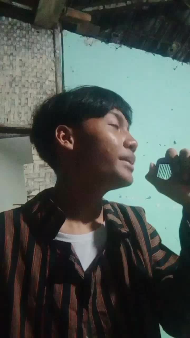 perkenalkan nama:alviano
asal:jombang jawa timur 
nomer hp:856-0478-7965 #kdi2025