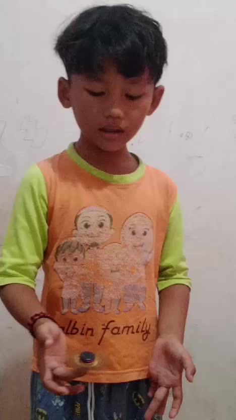  #bocahbetawi
lagi nge review gangsing spinner katanya mah.eet dah bocah karang ngapa idep bngt Ama review ya.biar dpt duit katanya
 #bocahb