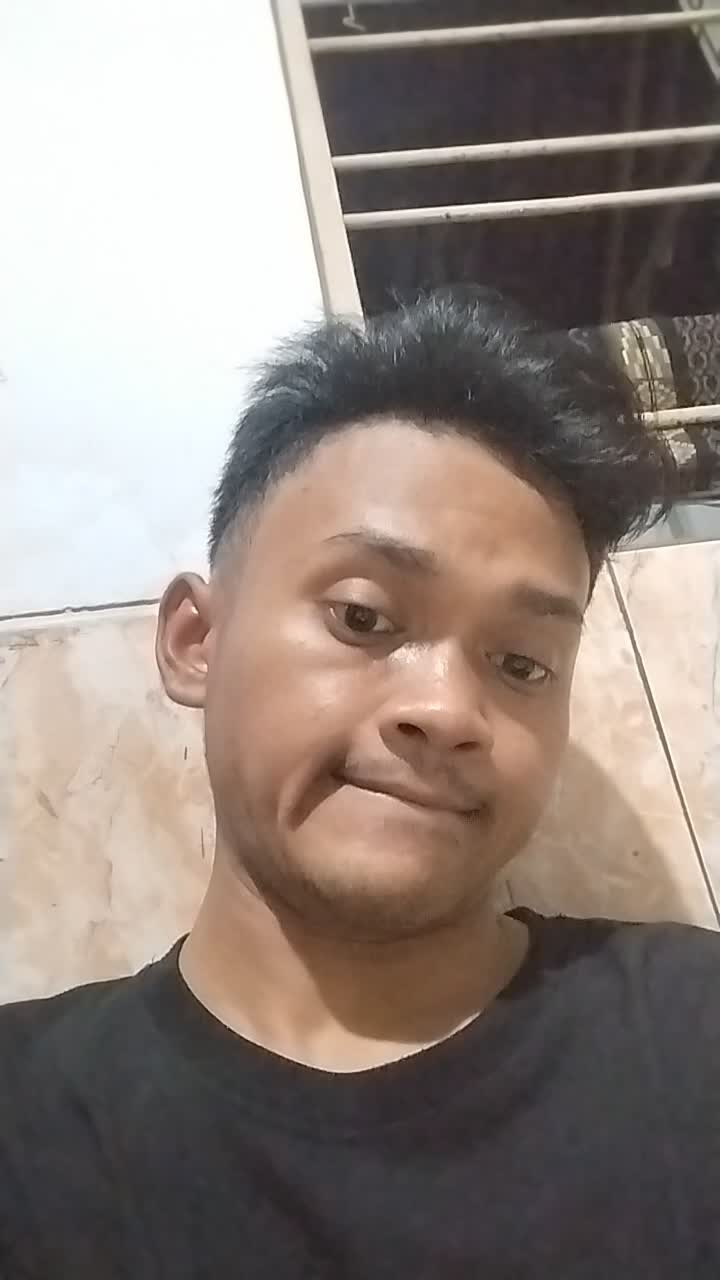 gk tau lagi ngapain 