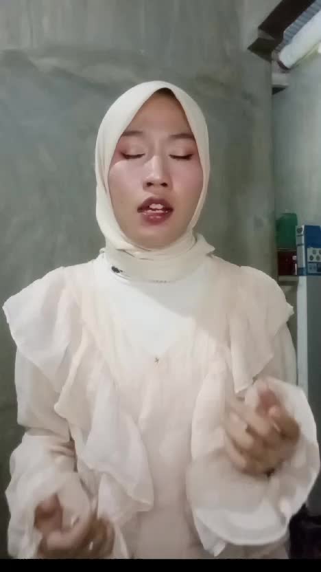  KDI 2025
Sahri Elona Rao
Tanjungbalai Sumatera Utara
22 tahun
Lagu kedua Upbeat Seraya
 #OnlineAuditionKDI2025