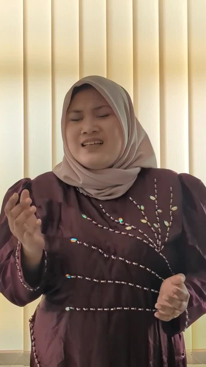 HAZBILAH MEGA RAHMATIKA
 ANAK YANG MALANG 
 23 TAHUN BREBES JAWA TENGAH
 #AudisiKDI 