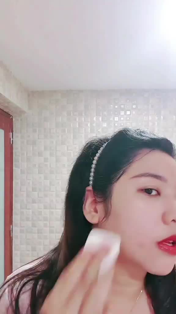 bagus kan pressed powder kesukaanku  #LookeCosmetics 