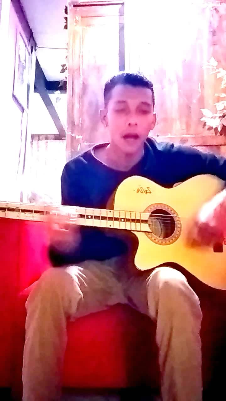 ERICK SYAEPULOH 33TH ASAL KOTA TASIKMALAYA cover lagu Dewa 19 (kangen) 