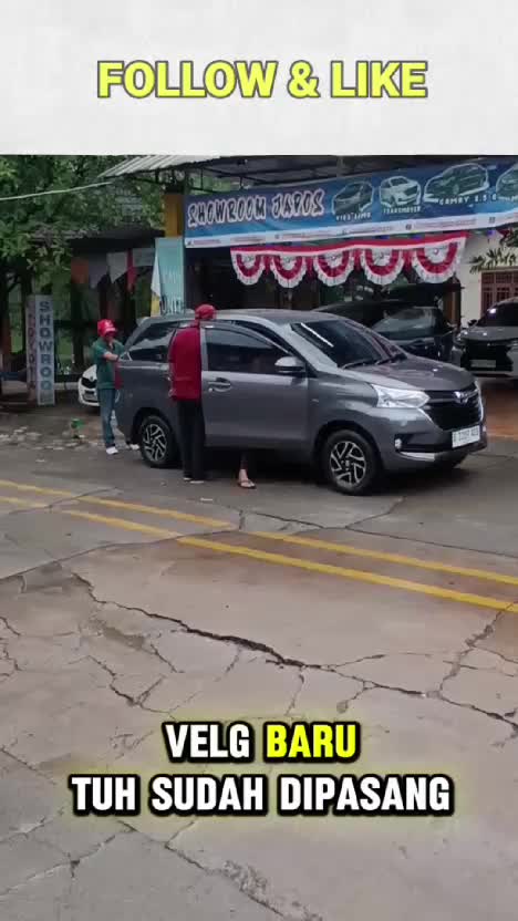 SHOWROOM JAPOS | MOBIL EKS TAKSI MODIFIKASI TIPE G🔥
#modifikasi #mobilbekas #RCTIPlus 
#HOTrctiplus #xyusupxs #fyp 