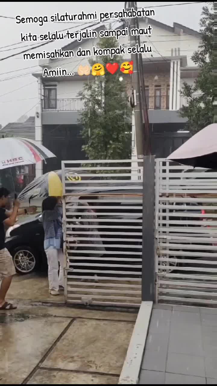 semoga silaturahmi persahabatan kita selalu terjalin sampai maut memisahkan dan kompak selalu amiin... ??
#kisahpersahabatan 