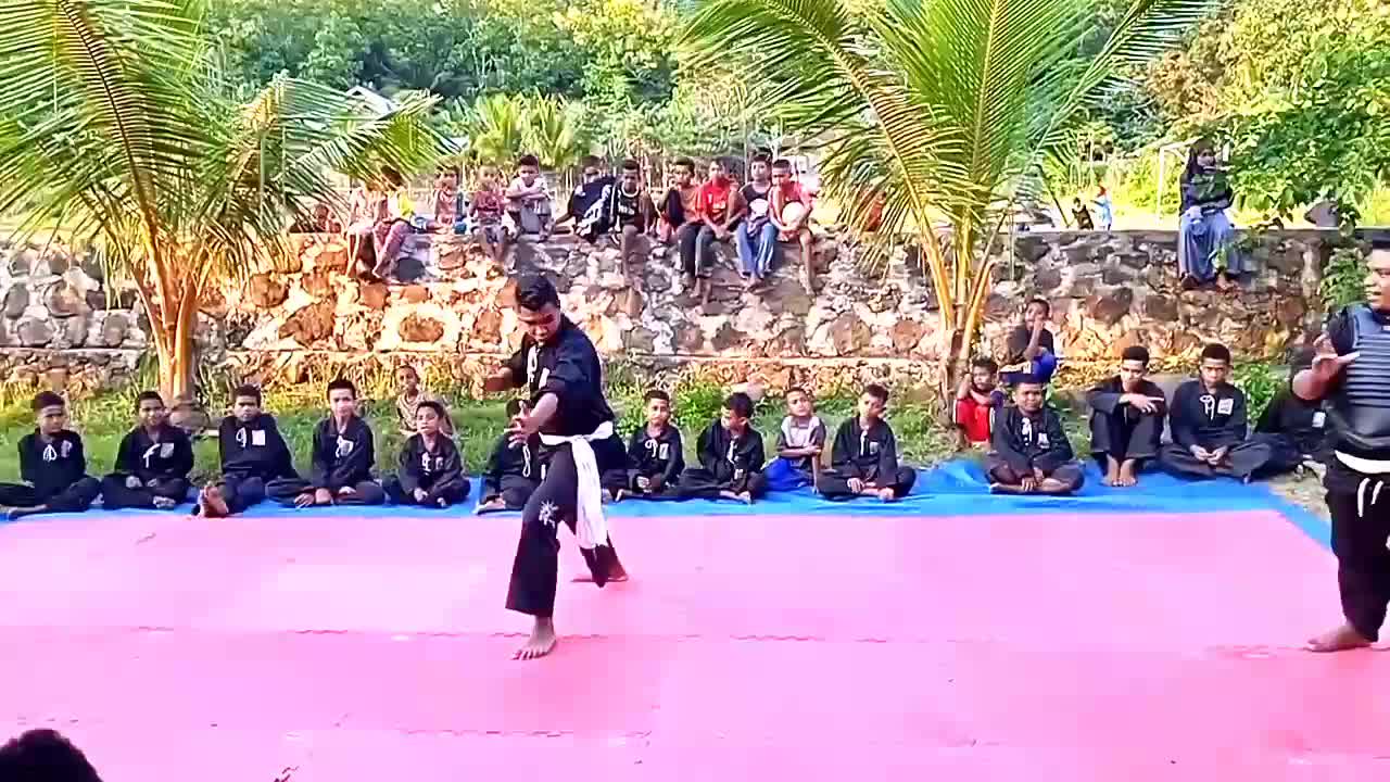 SAMBUNG PERSAUDARAAN SETIA HATI TERATE CABANG ALOR.

SAMBUNG JATAHAN WARGA

 #psht_1922
