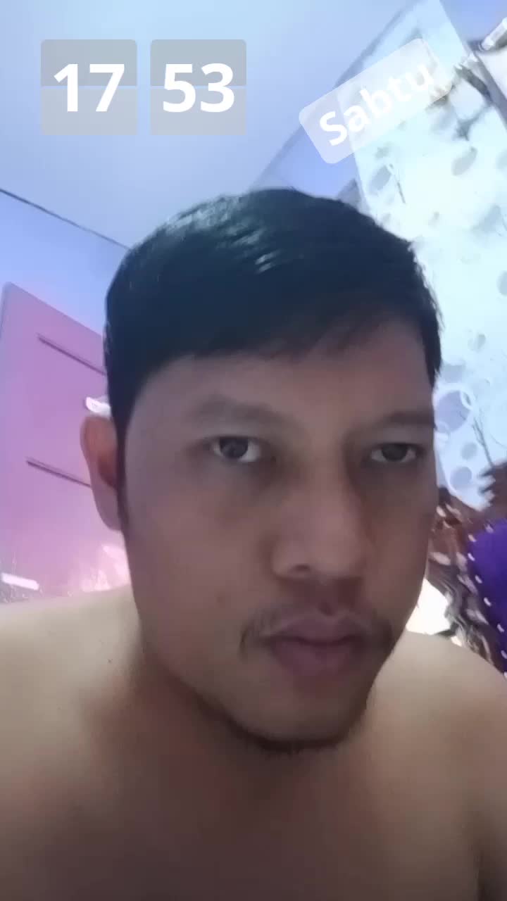 Menunggu waktu berbuka puasa