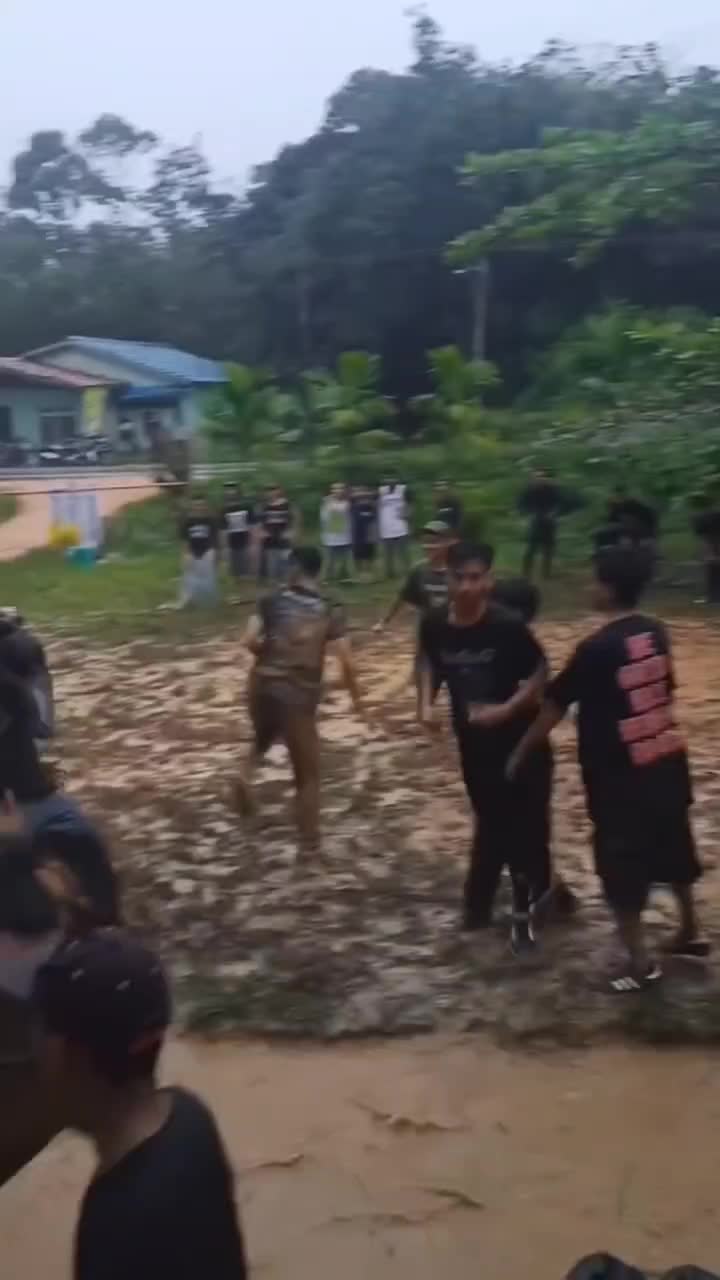 Yang dirumahnya rumput pada panjang- panjang bolrh nih manggil mereka ?
-
#jktjourneymedia #viralnews #viralreels