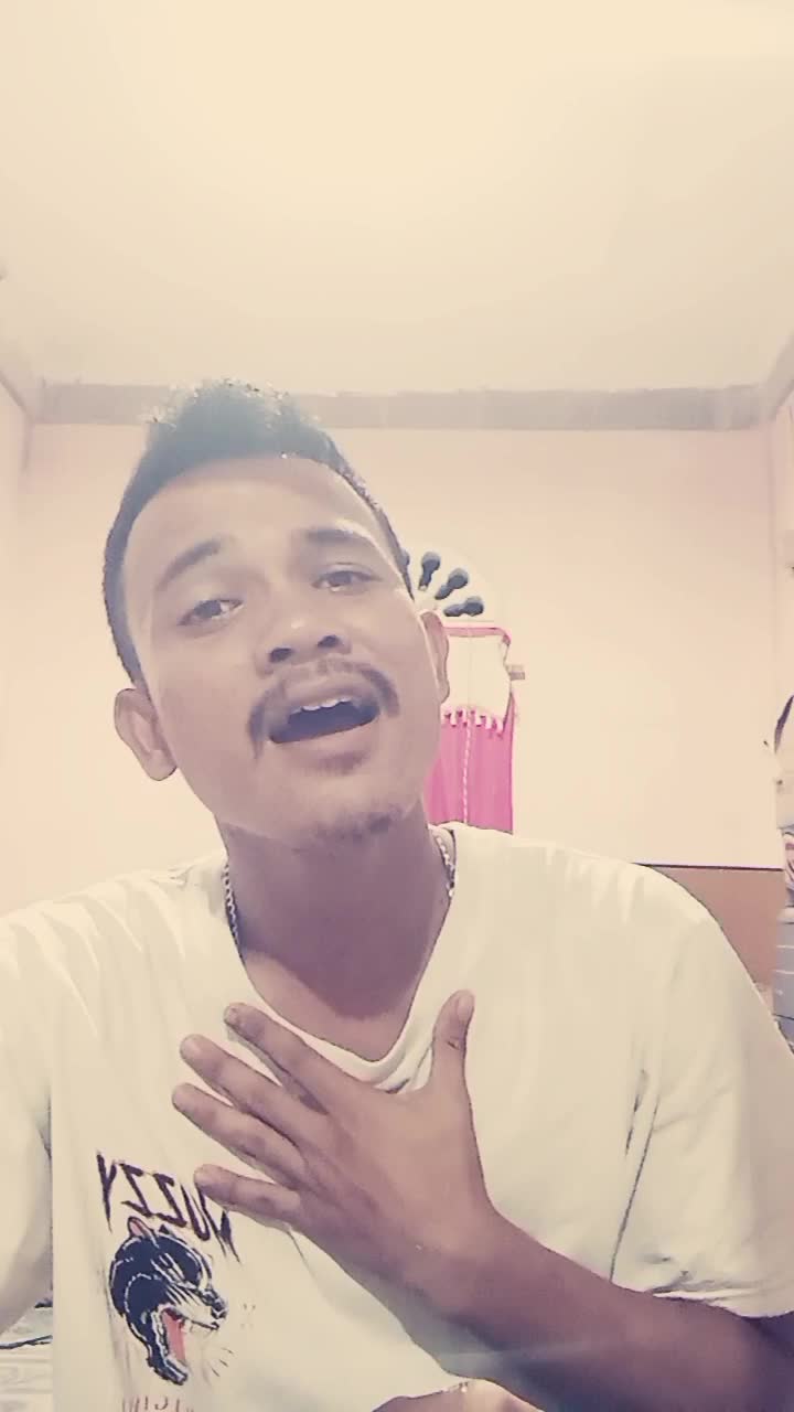 nama: Hardy mansah putra asal: lingga, provensi, kepulauan riau umur:20 thn  judul lagu: (AKU DILAHIRKAN UNTUK SIAPA) 