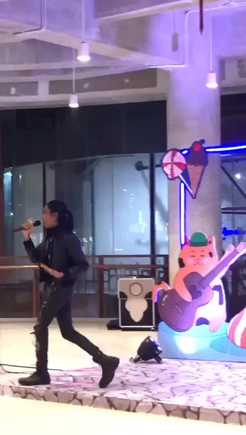 Bismillah, semoga menang di Show your talent ini,dan Semoga bisa dipanggil tampil di RCTI Duet sama mba Rossa dengan lagu pudar Aamiin ??