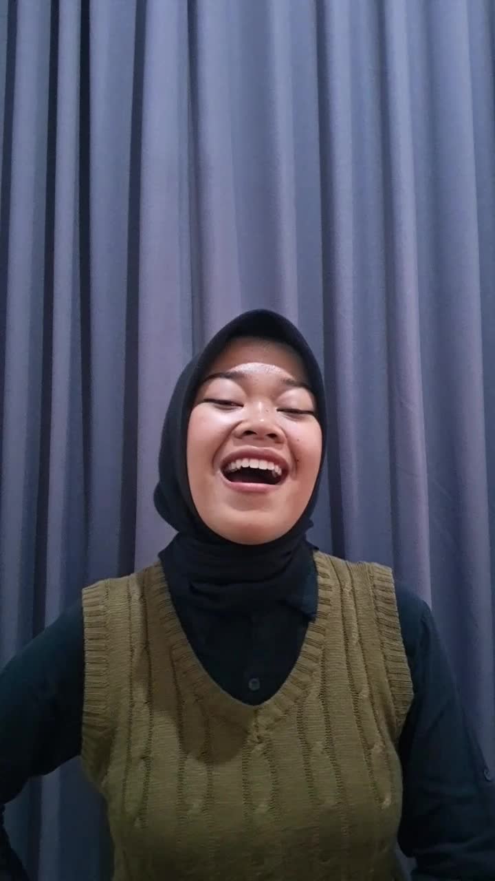 IDOL_XIII VANNISA NURAMALIA OKTALIEZ 20 TAHUN SUMEDANG KUPU-KUPU