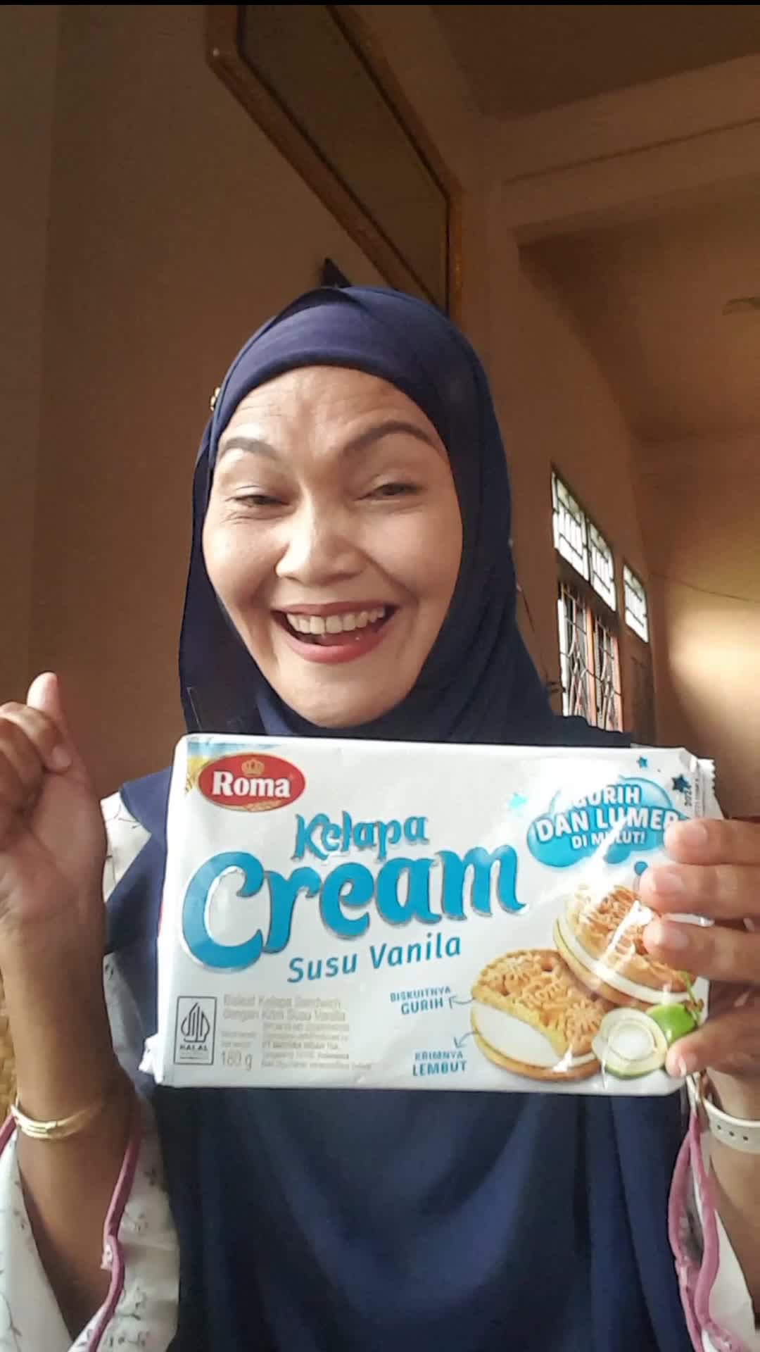 6 Jan 2023_New Aty with Biscute Sandwich Kelapa with Cream Susu Vanilla_ PT Mayora Indah 