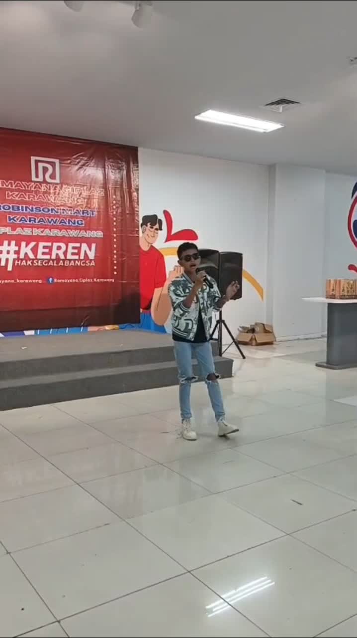 Revan rezi | koraban rindu 

#korbanrindu
#RindunyaHatiku 
#sobatambyarindonesia 
 