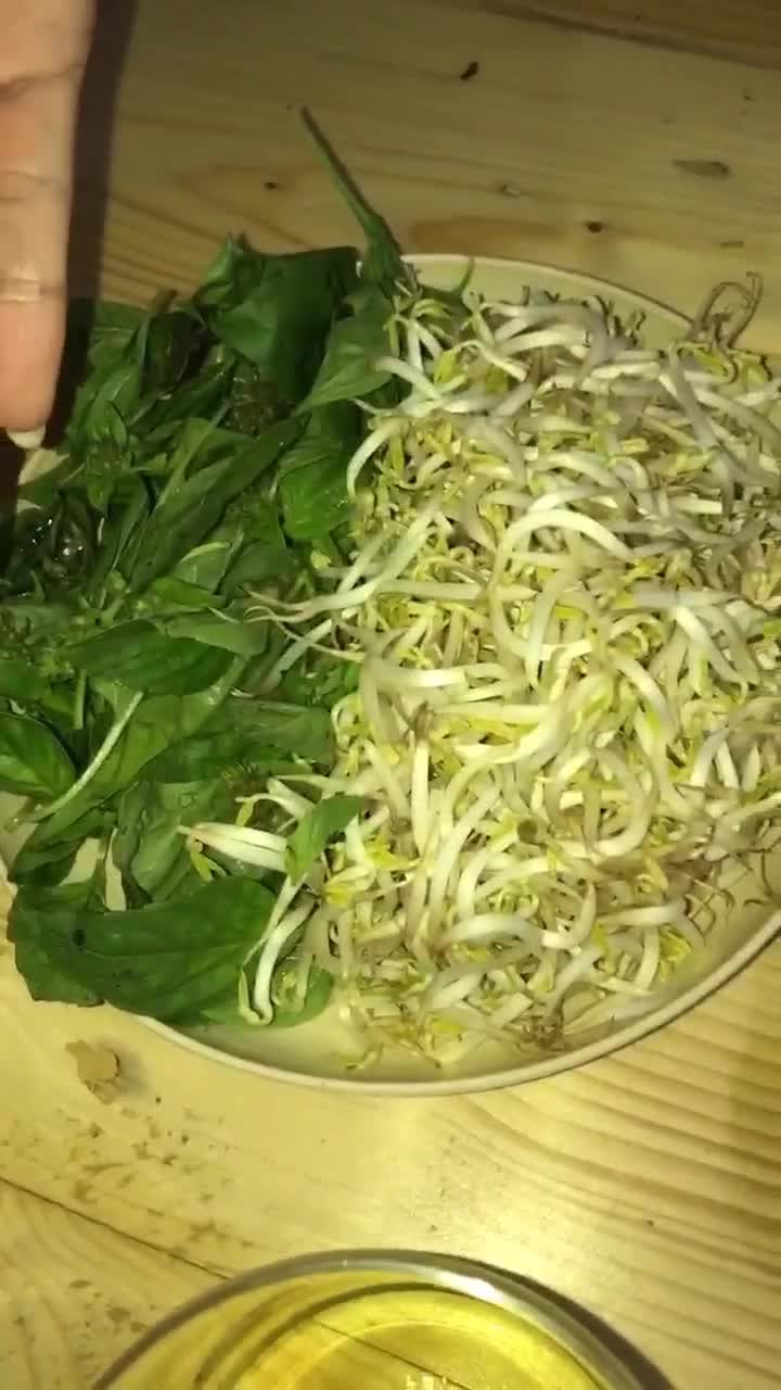 laksa Khas Cianjur yg rasanya unik karena ada kemanginya. segar dan pedas dari cabe membuat makanan ini benar-benar menggugah selera  #Onlin