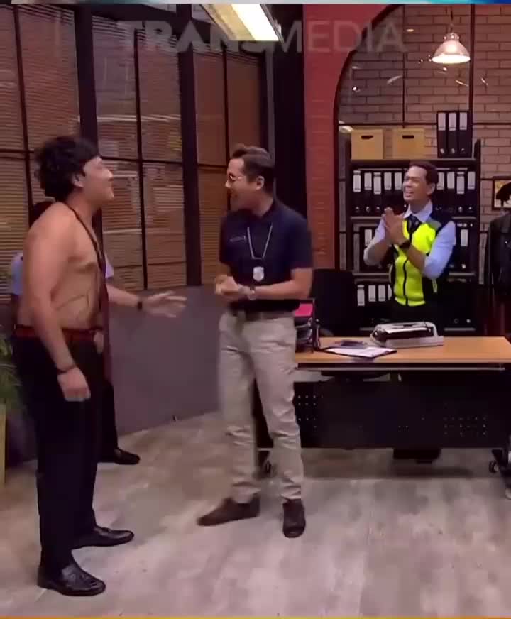 KOMANDAN KADANG SUKA RANDOM KELAKUANNYA?
 #comedy  #layarkomedi 