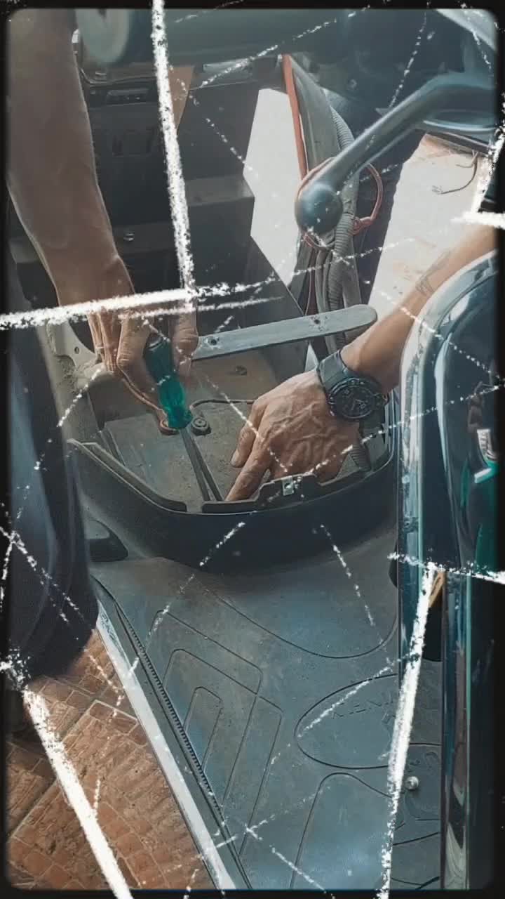 Proses upgrade baterai motor listrik dari Aki kering Menjadi Lithium atau Lifepo4. Jarak tempuh dan tenaga molis jadi lebih Oke 👍🏻 kaya RCTI