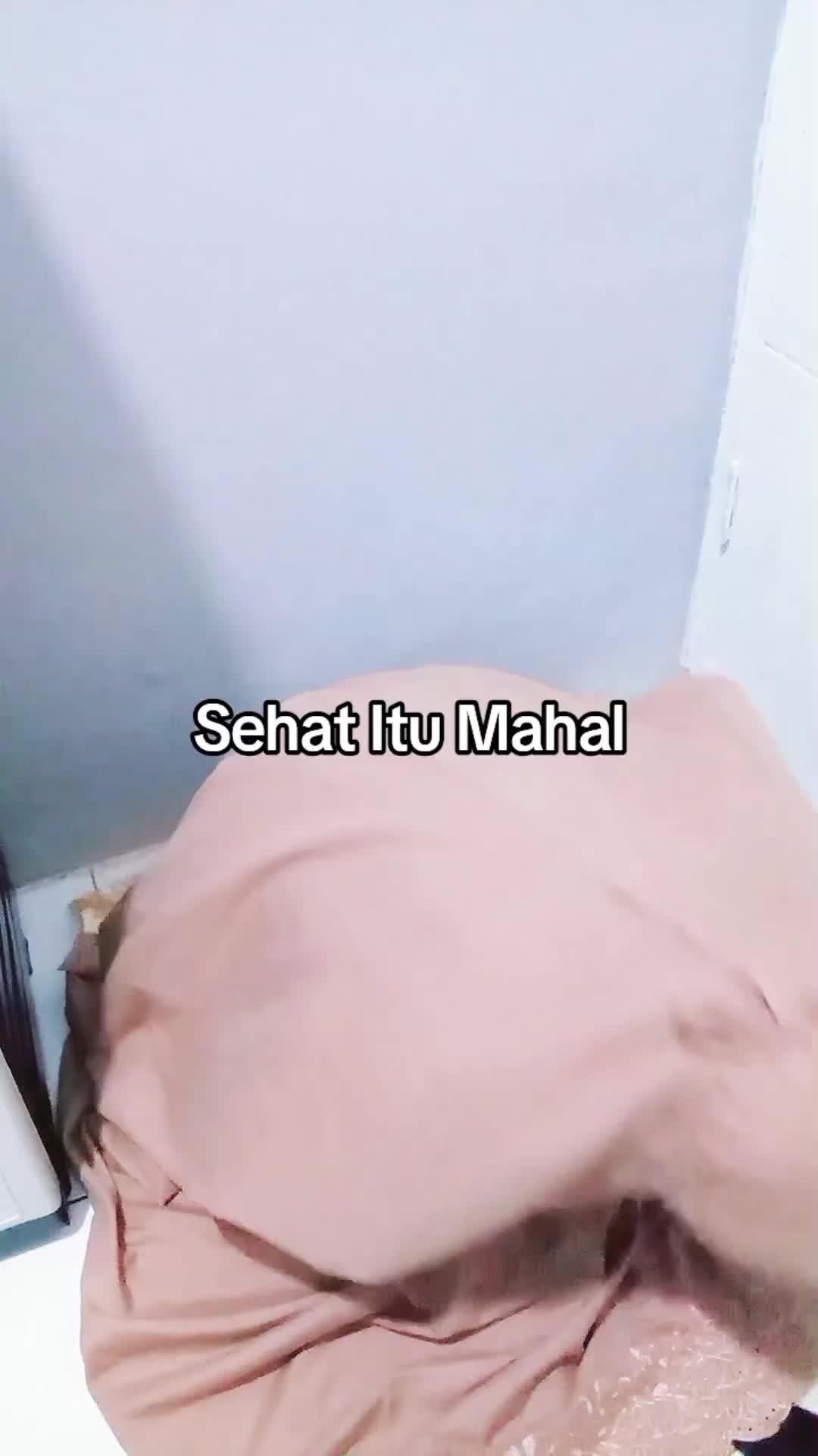 belum kuat berdiri sholat nya