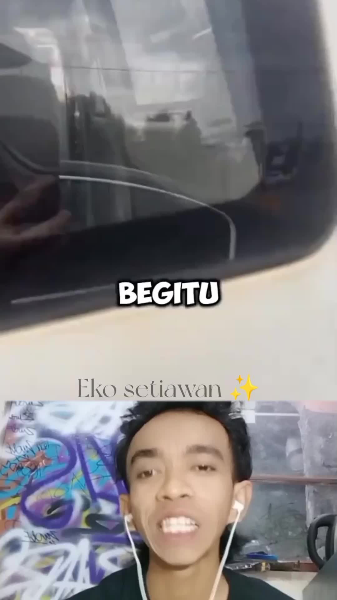 Dia senang di ajak bermain ?????