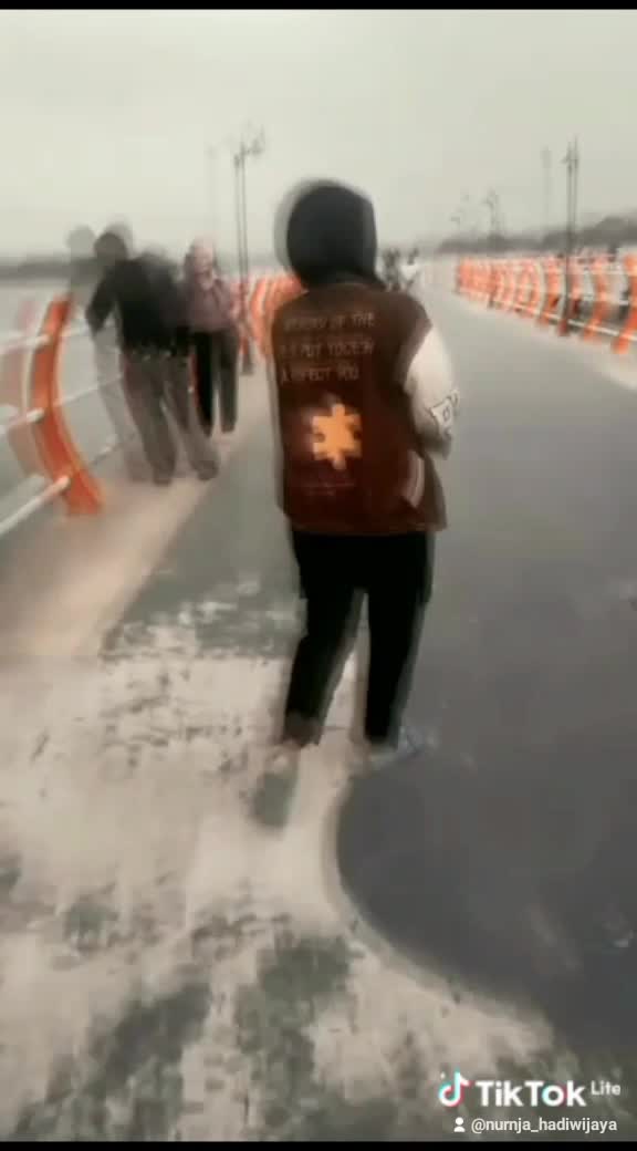 jgn sia sia kan org yg tulus berjuang untuk kita