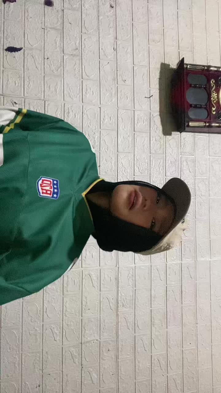 IDOL_XIII RATU GLADISH NESYA SHANDRIA 19 TAHUN JAKARTA JADI KEKASIHKU SAJA