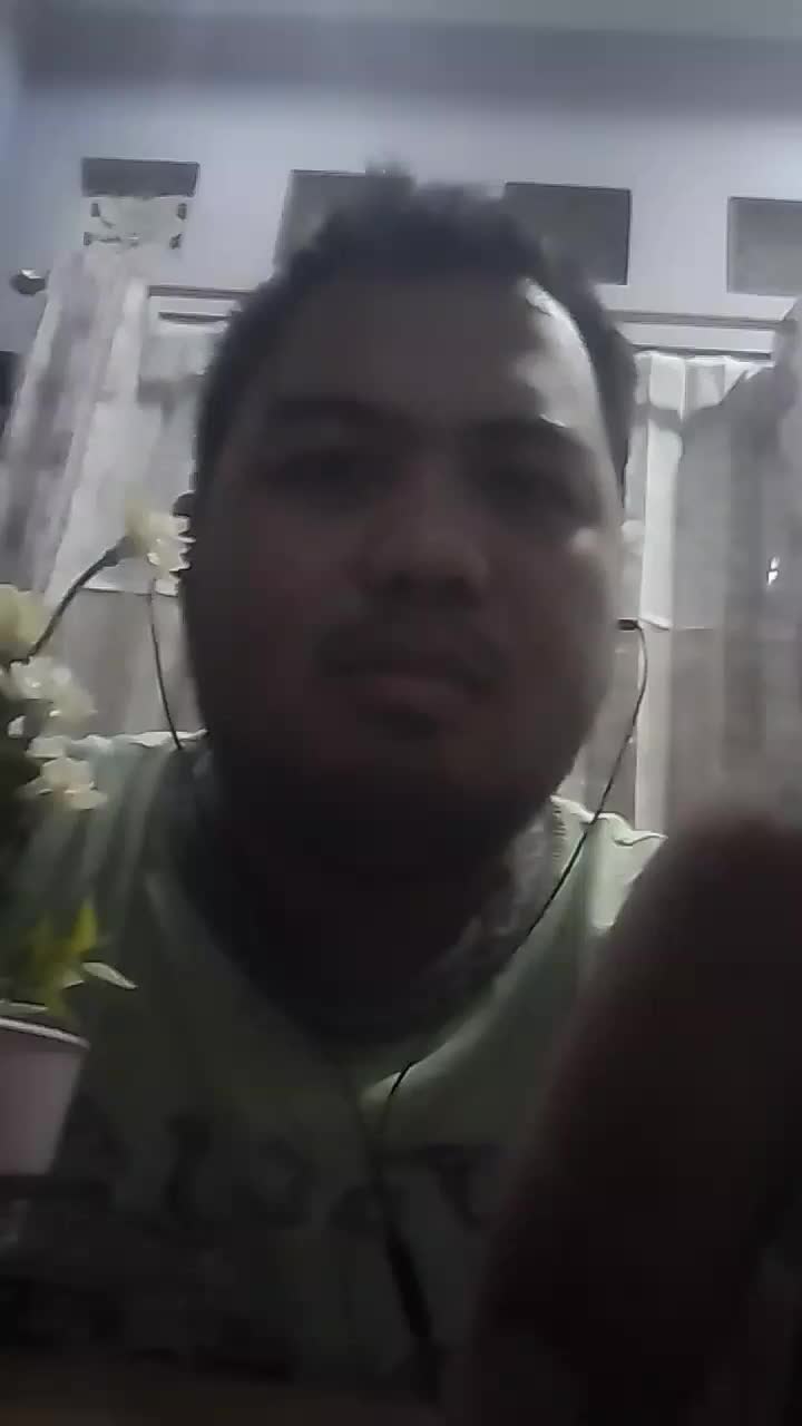 yuk bantu vote like dan share sebanyak Banyaknya y teman2x 