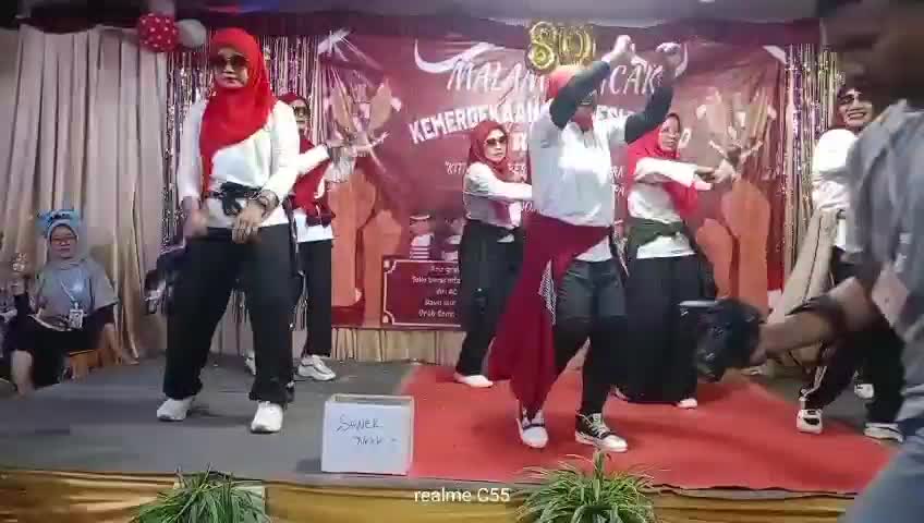 Pesta Puncak RT.54/RW15 CKM Blok R Baru Karawang
"TABOLA BALE" 