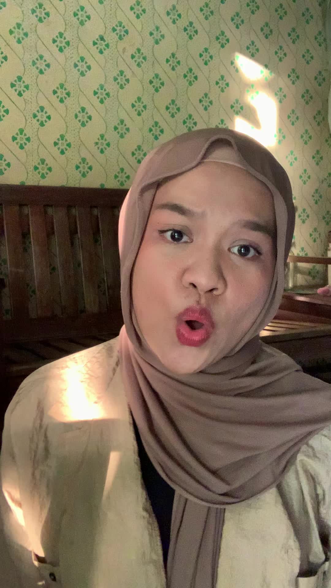 IDOL_XIII Fitria Azizah 23 Tahun Banjarmasin From The Start by Laufey 