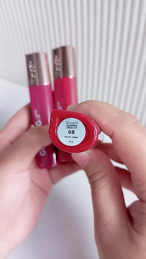 Siapa bilang lip look yang cantik harus ribet? Aku punya 3 warna favorit dari Wardah Glasting Liquid Lip. 

 #RCTIPlus  #RCTIoke  #rctioffic