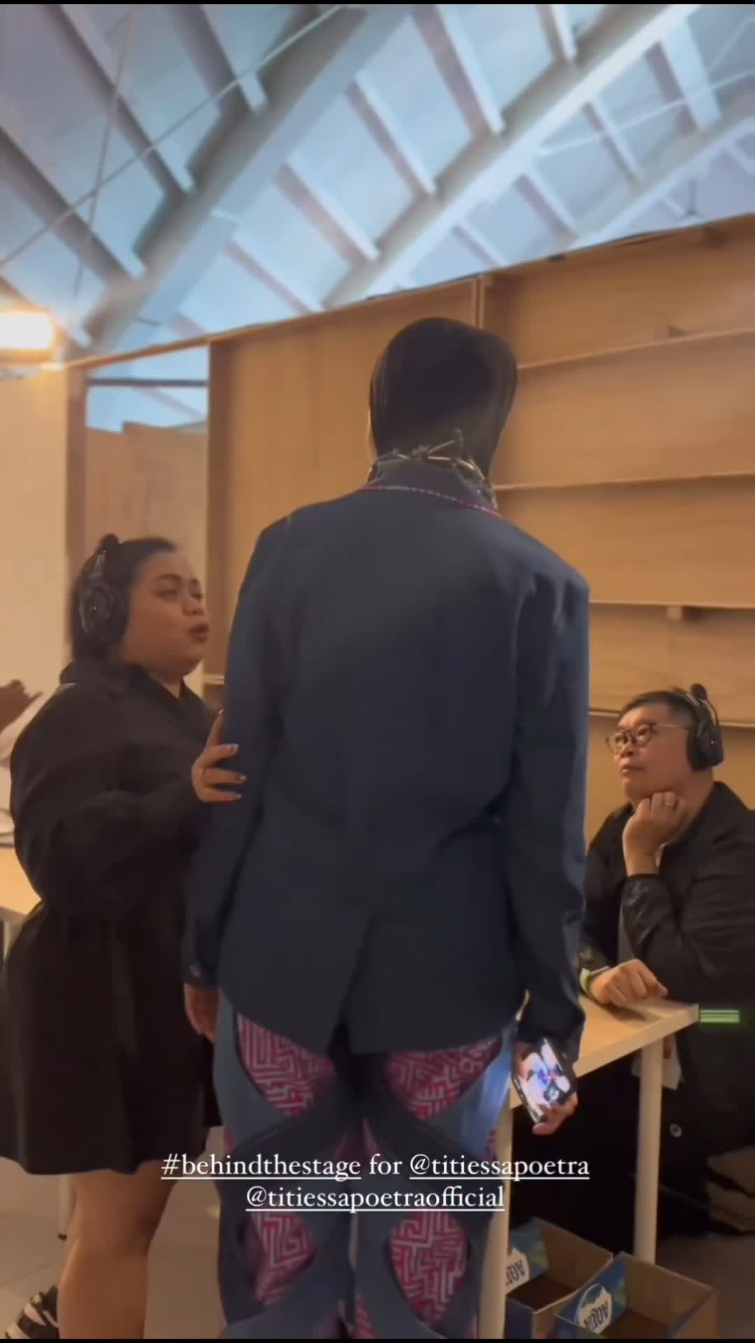 paula tetap profesional