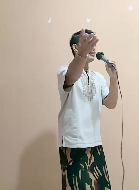 Kontes Ambyar Indonesia_MUHAMMAD NUR KHOLIK_LAMPUNG_29 Thn_KISINAN 2
NO HP : 085838889155
#AudisiKontesAmbyarIndonesia2024