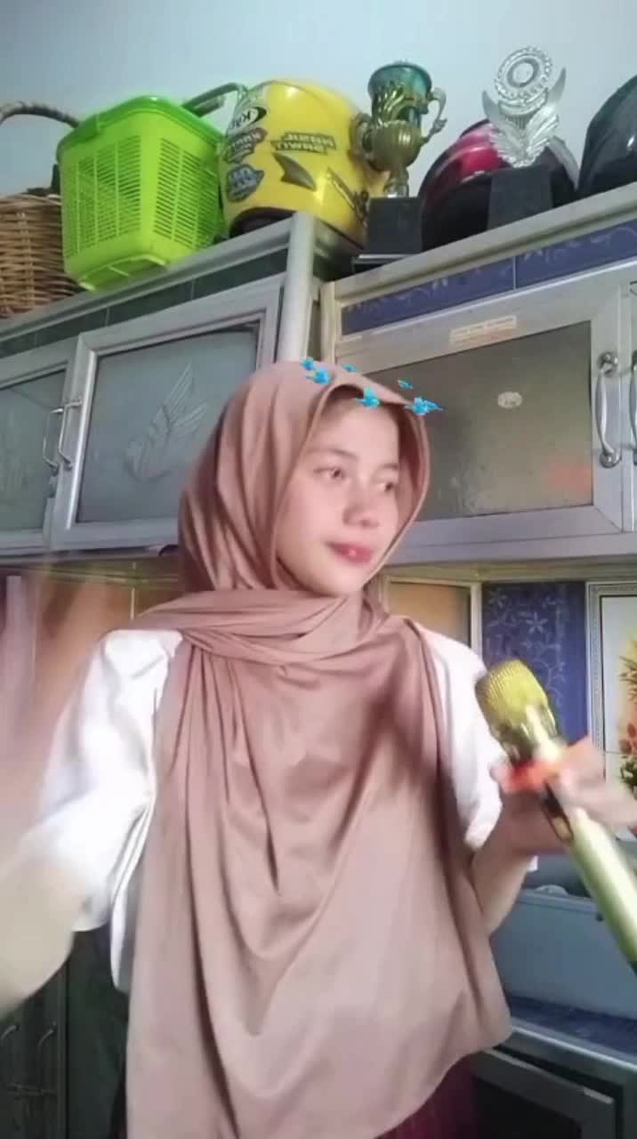 mama :( rania) umur :( 19thn)  asal ; (prov.riau, kab. rokan hulu) judul : (setangkai bunga padi) 
KDI 2025
#AudisionlineKDI2025 #Onlineaudi