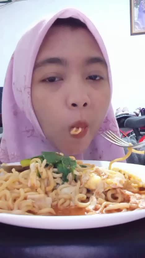 Hujan auto laper
 #fypシ  #video 