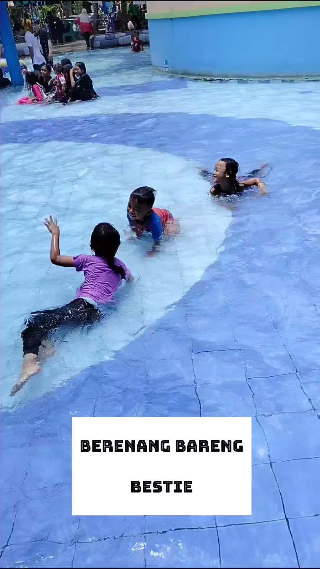 berenwng bareng bestie