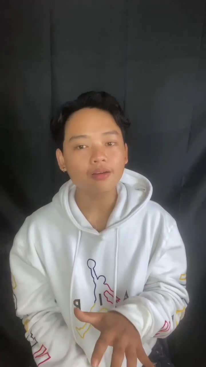 IDOL_XIII WILIEM SIAM 19 TAHUN TANGERANG SELATAN DANCING ON MY OWN