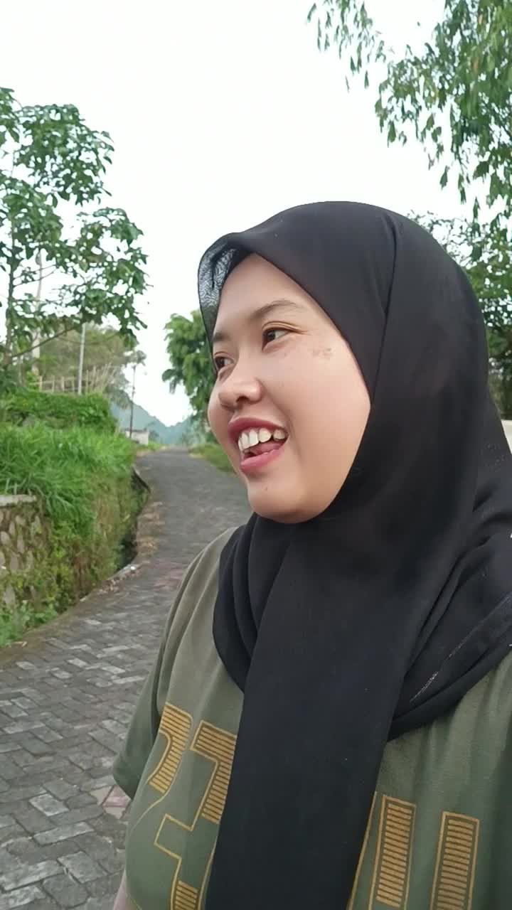 pagi hari dapat gorengan dari warung 😁
 #short  #HOTrctiplus  #RCTIPlus 