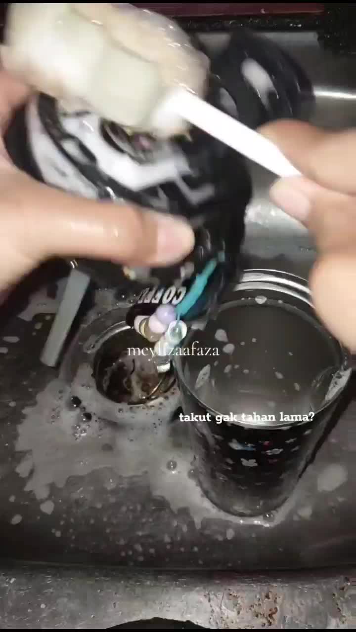 stiker waterproof dan tumbler 500 ml super tahan dingin 
klik link di bawah untuk dapatkan stikernya ⬇️⬇️⬇️

https://s.shopee.co.id/8KbvTzZ6
