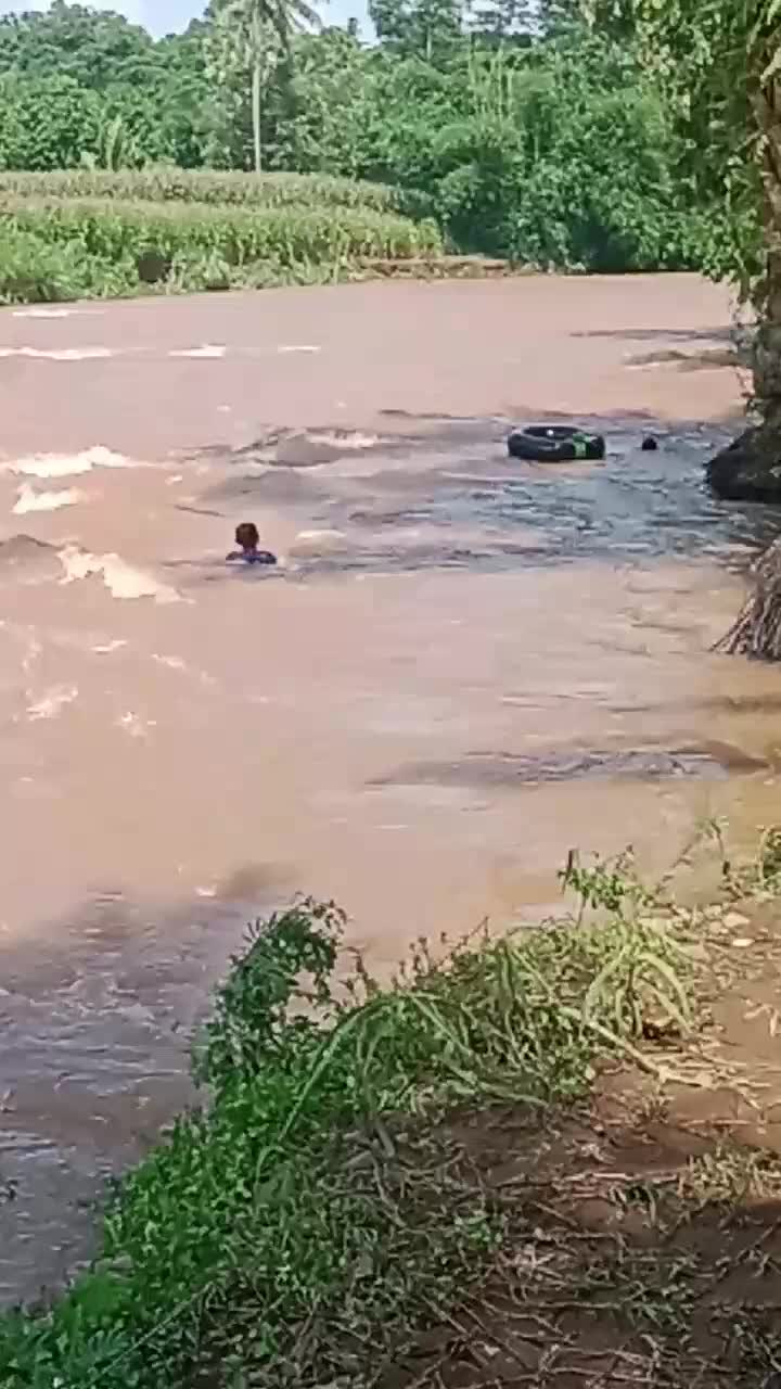 keseruan mandi dikali 