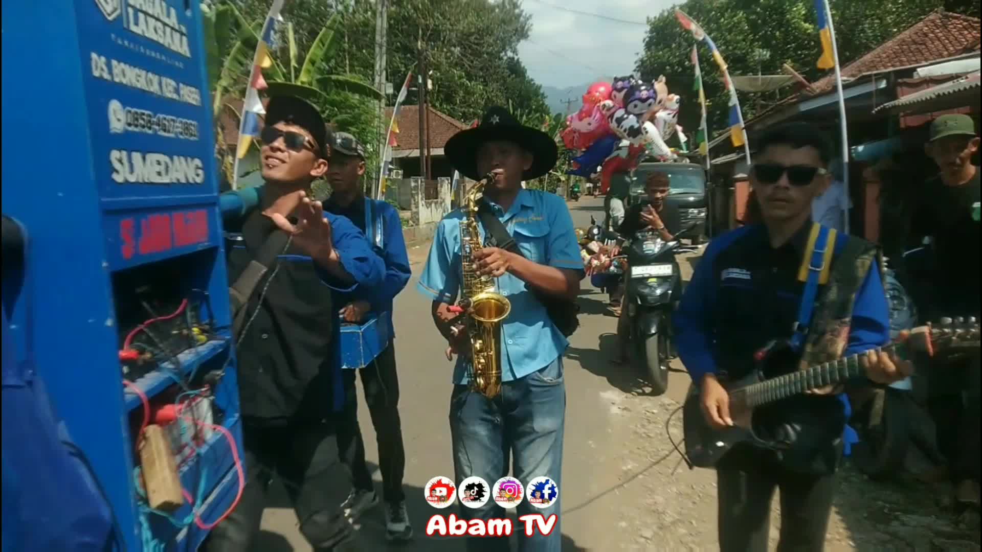 Tanjidor Kuda Renggong..Sagala Laksana..feat Owner Bintang Group
Secawan Madu