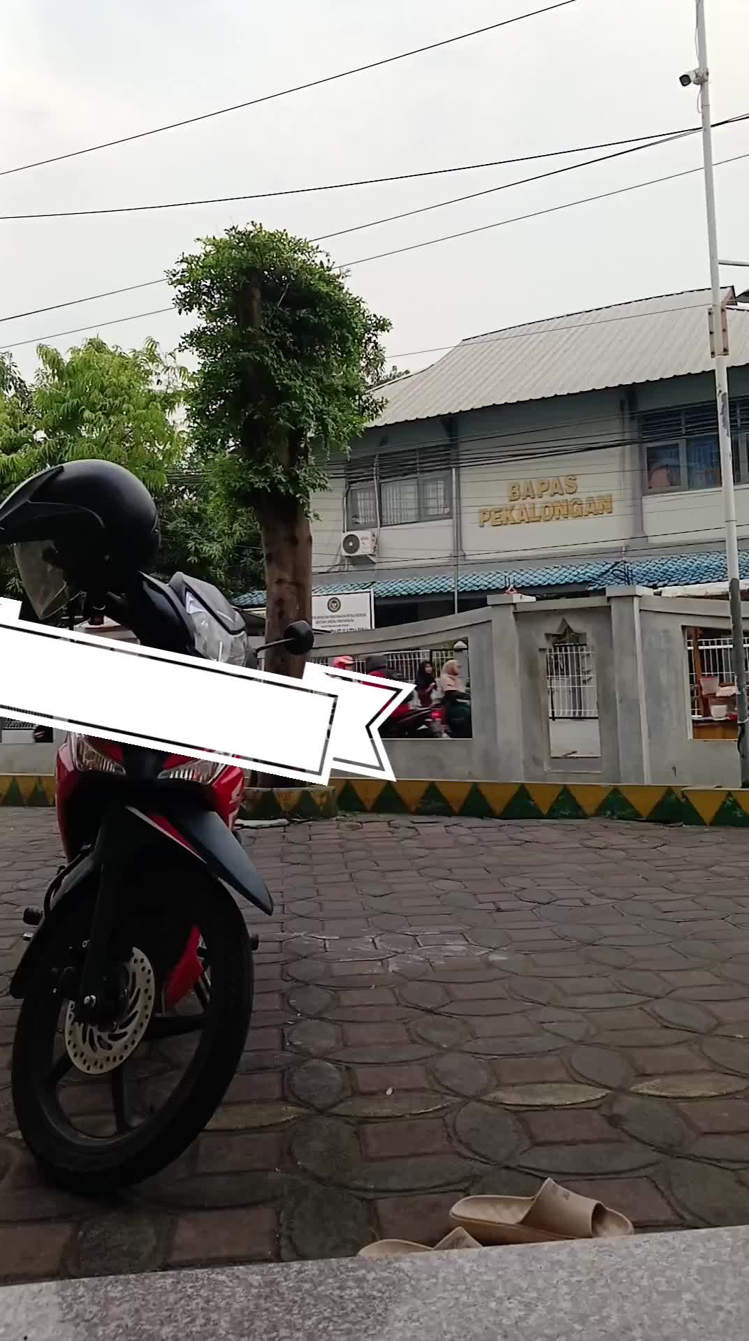 rehat sejenak di Masjid Al-Muttaqin, Medono, Kota Pekalongan, Jawa Tengah
 #Masjid
 #KotaPekalongan