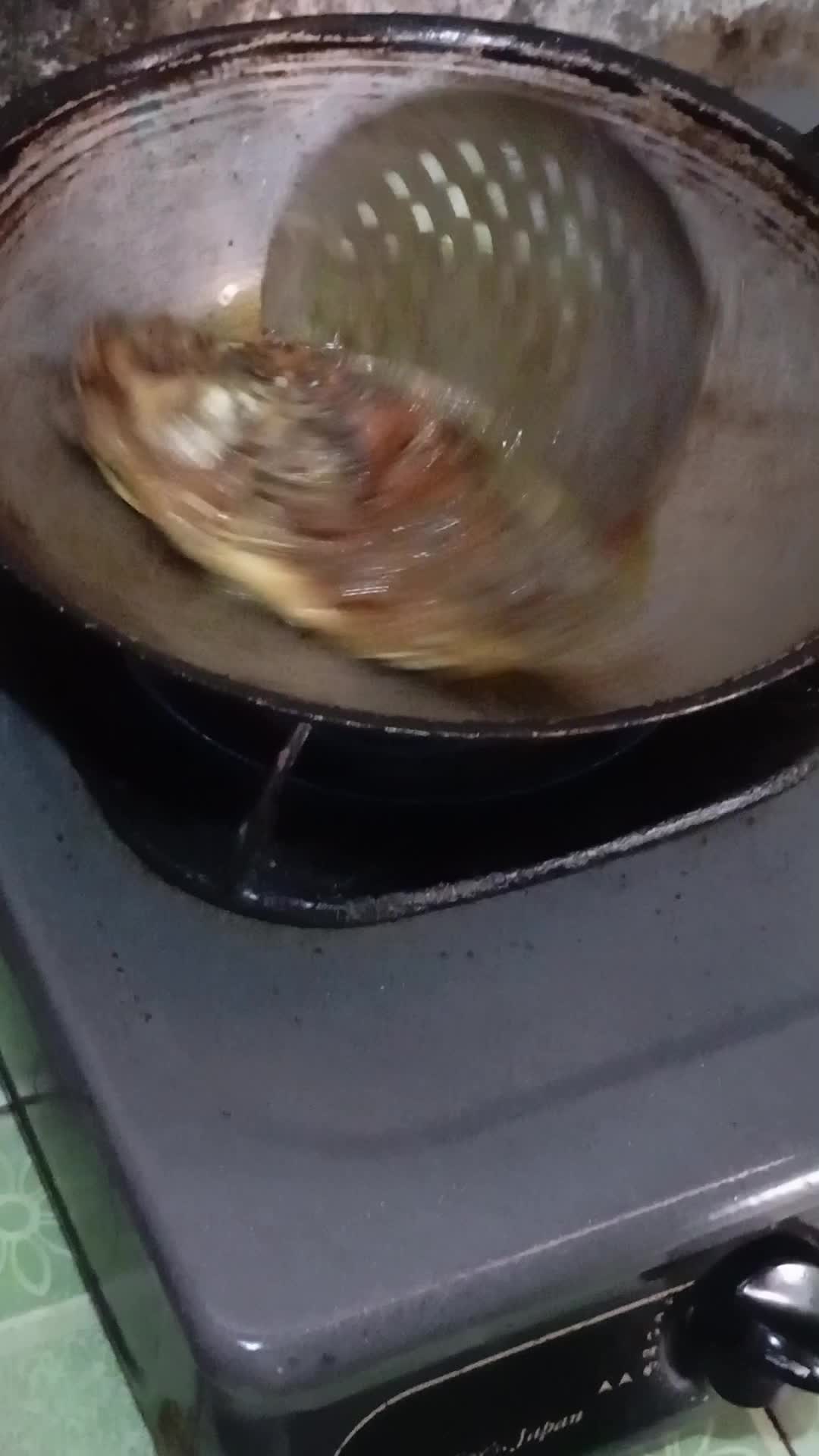 Masya Alloh, hari ini menu makan nya sama ikan. semoga kita semua lancar rezeki 🤲