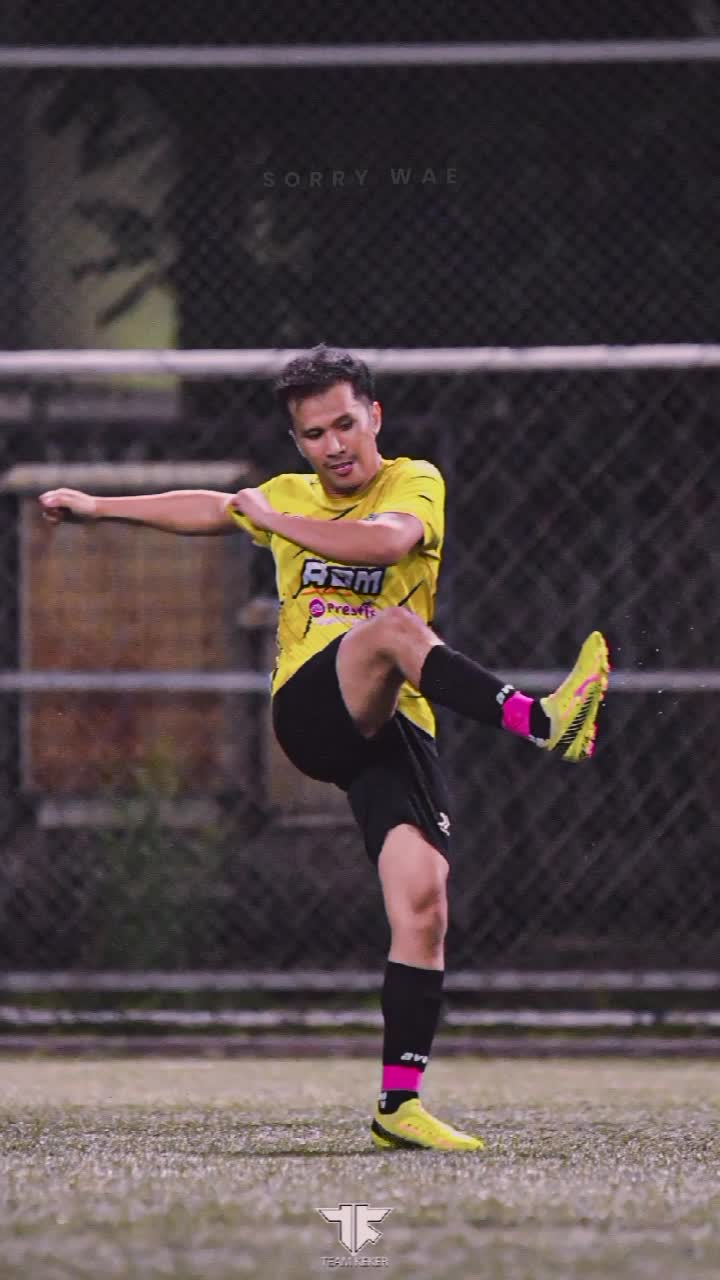 Tendangan tanpa bola 😁