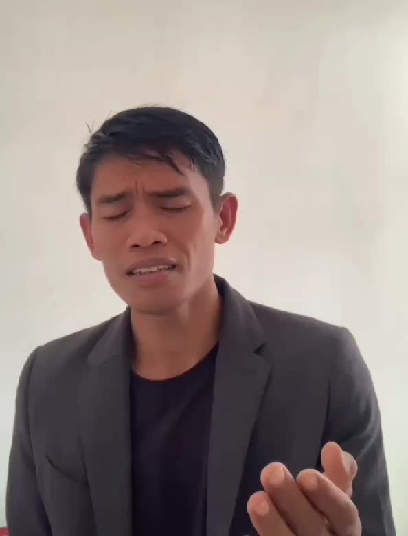 Nama:muh baso halim
alamat:kab kolaka prov Sulawesi Tenggara 
judul lagu : pelaminan kelabu
#Kdimania2025
#audisionlinekdi2025
#AudisiKDIMNC