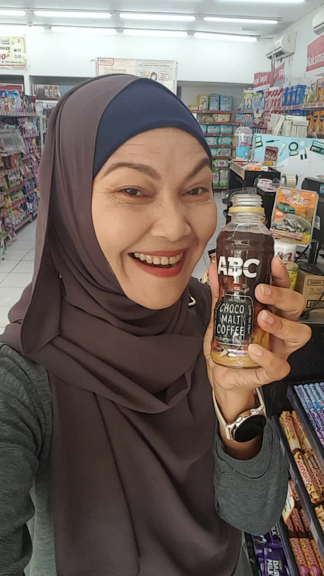 28 Oct 2023_Aty with ABC Choco Malt Coffee Product DrinknPT Santos Jaya Abadi