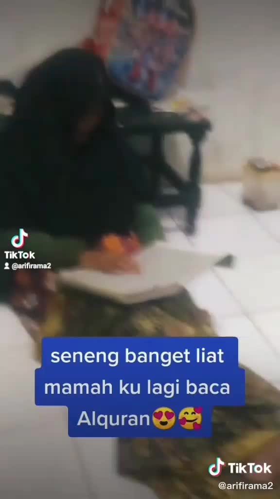 sehat sehat mamahku semoga anakmu ini  bisa memberangkat umroh ke tanah suci Mekkah amin yrb 🤲🤲