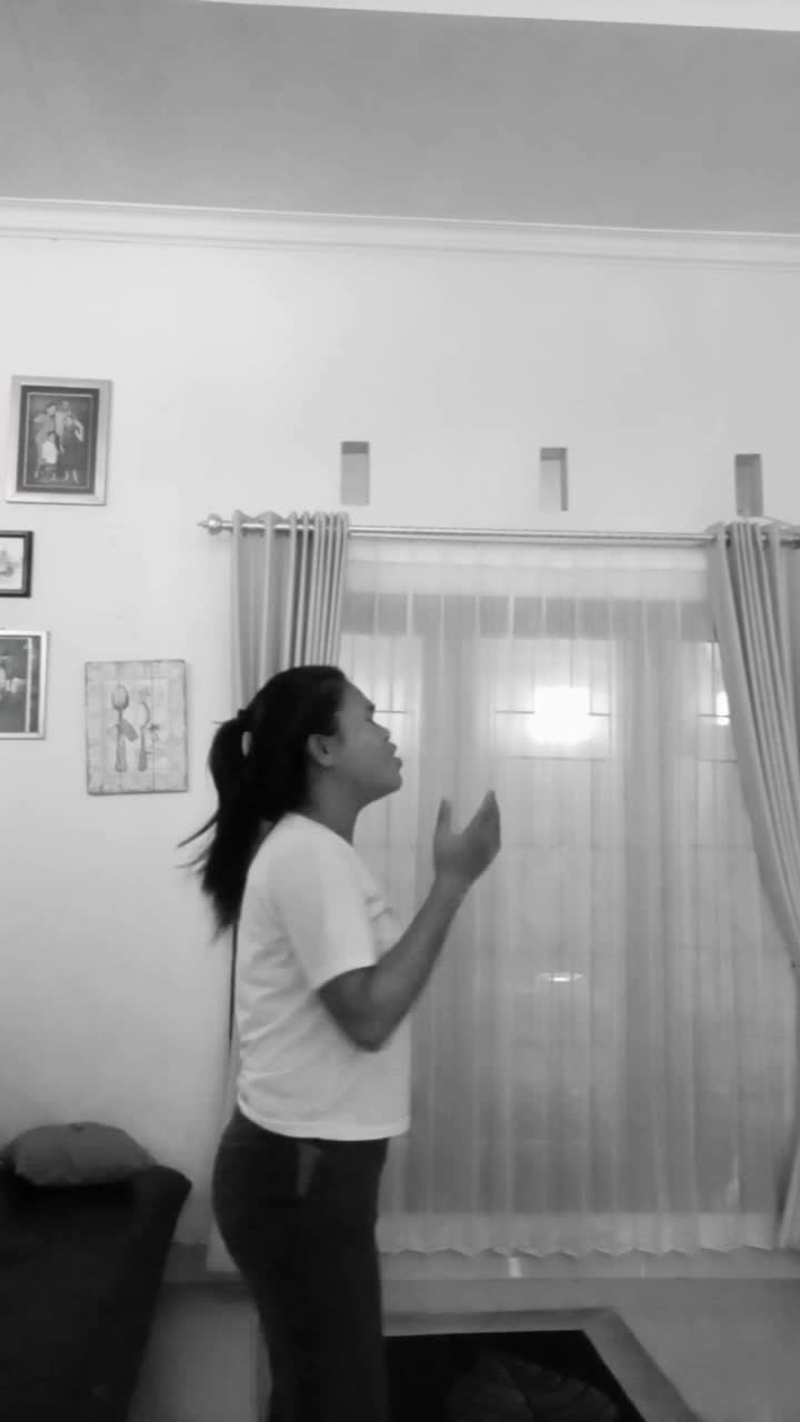 IDOL_XIII Cornelia Agatha 27 Kupang Speechless