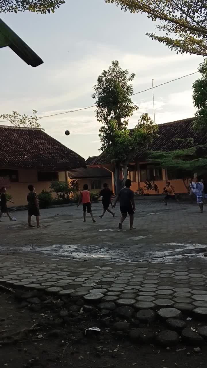 Latihan Sepak bola mini 