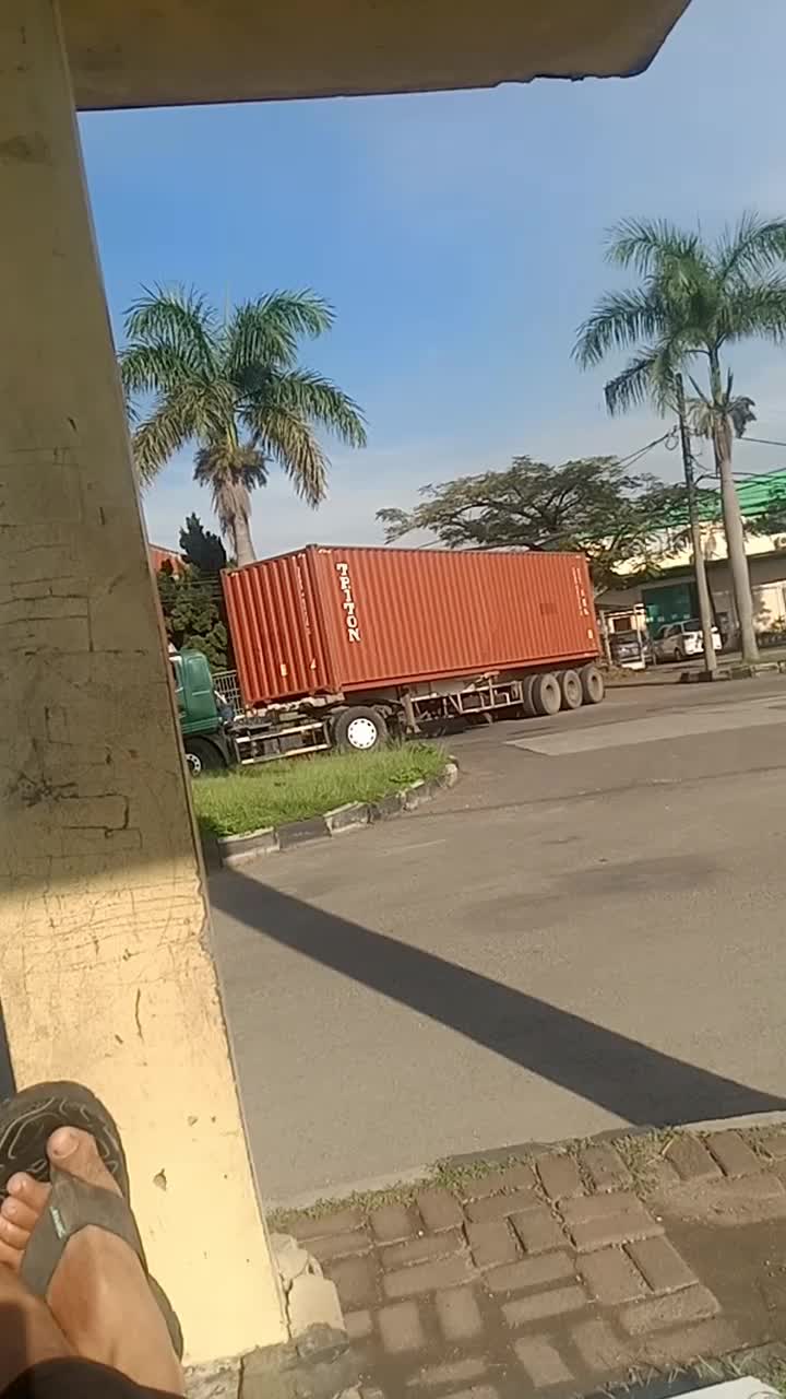 skill tinggi driver kontener 