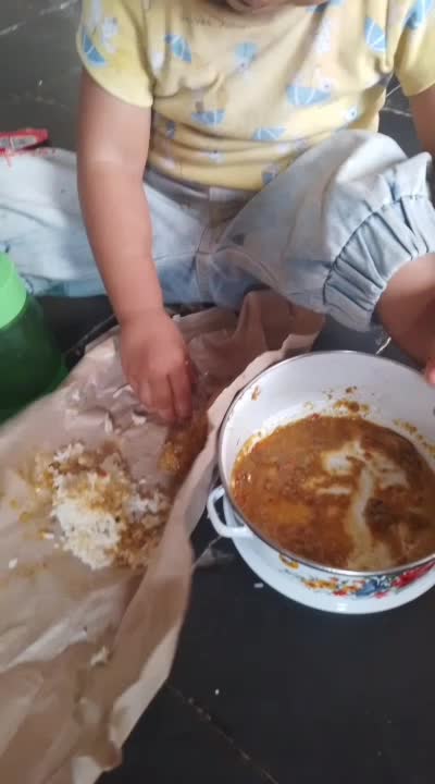 jangan lupa sarapan ya guys. pake lauk seadanya yg penting sedap??
#gakmasakgakmakan 
#anakhebat 