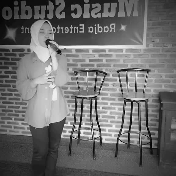 judul lagu: siapa
nama:Tari
Asal:Musi Rawas Utara 
umur:23
 #audisikdi2025
 #mnctv 