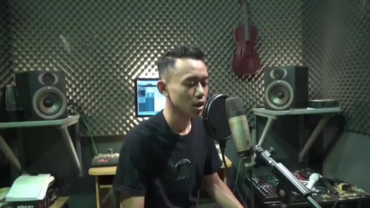 Mahendra 22 Iris Parakan 